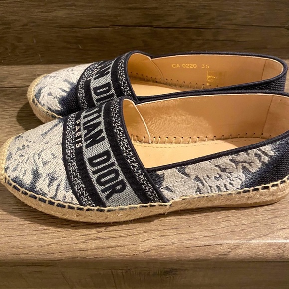 Used like new 99% 
Authentic Dior Espadrilles 35  true size - Picture 2 of 7